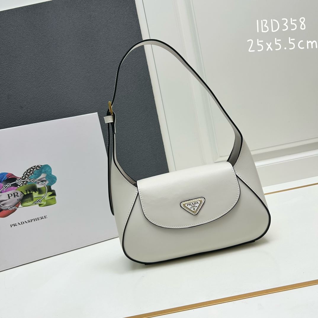 Pra*a top handle bags